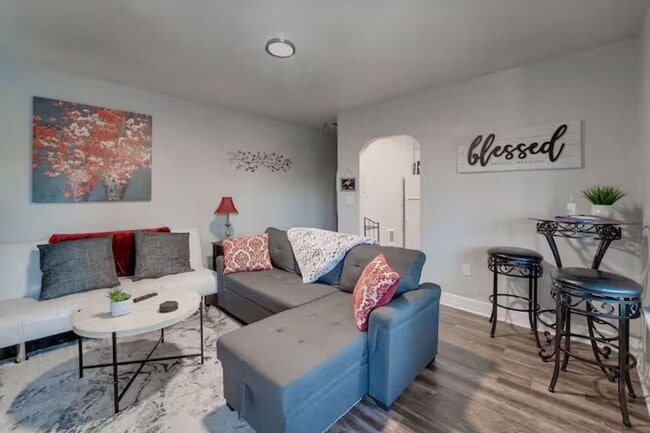 Building Photo - TheSuiteOne @ The Garland Suites (Furnished)