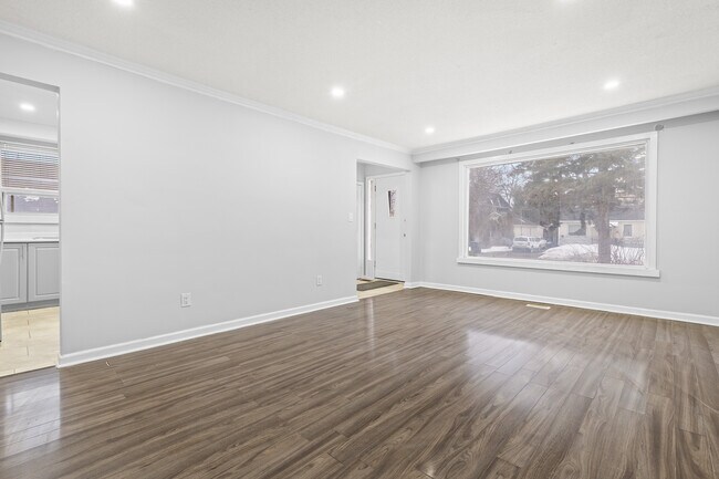 Building Photo - 957 Beechwood Ave