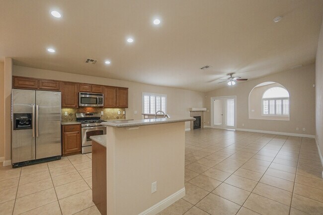 Building Photo - 2270 Smokey Sky Dr
