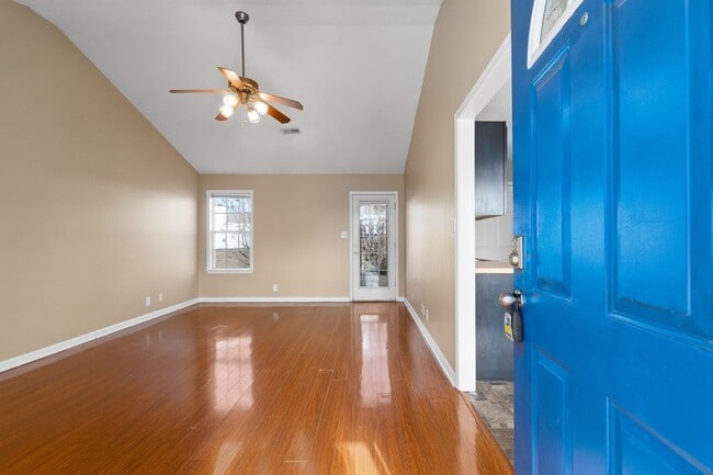 Building Photo - 1265 Silver Star Dr