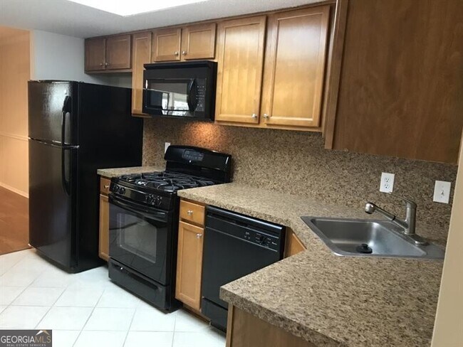 Foto del edificio - 2187 Surrey Ct