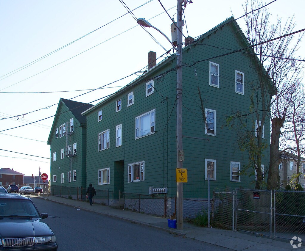 Building Photo - 399 Bank St