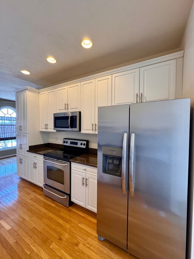 Foto del edificio - End Unit Townhome for Rent in Taylor Springs