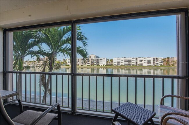 Foto del edificio - 7540 Bay Island Dr S