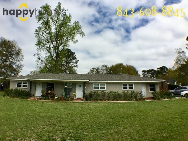 Building Photo - 1556 Kemper Ave