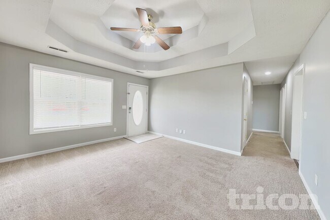 Foto del edificio - 8014 Lomond Dr