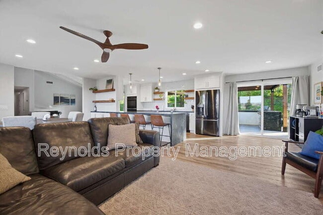 Building Photo - 1953 Granite Hills Dr