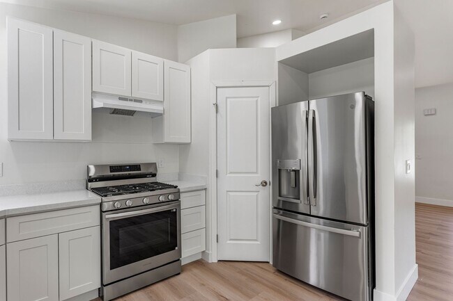Building Photo - 5520 Muskingham Way