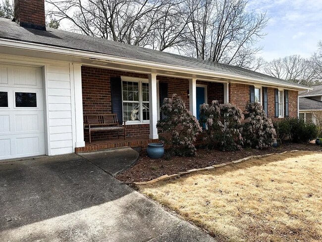 Foto del edificio - 3143 Windfield Cir