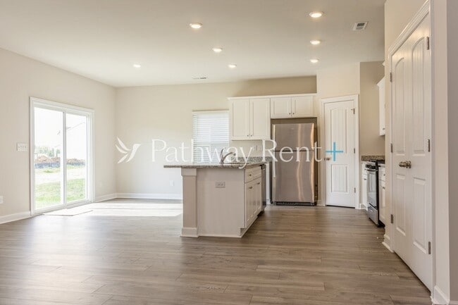 Building Photo - 3314 Quintana Dr