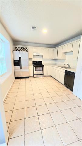 Building Photo - 2700 Larkspur Ln