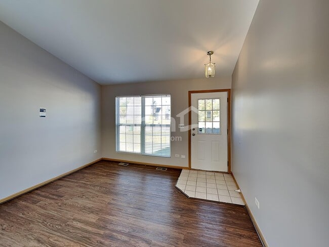 Building Photo - 1012 Mission Blvd