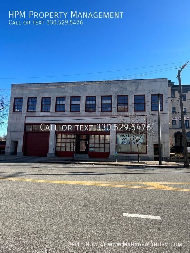 Building Photo - 2404 Prospect Ave E