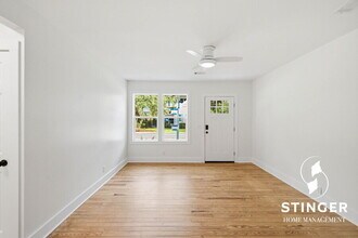 Building Photo - 928 9th St