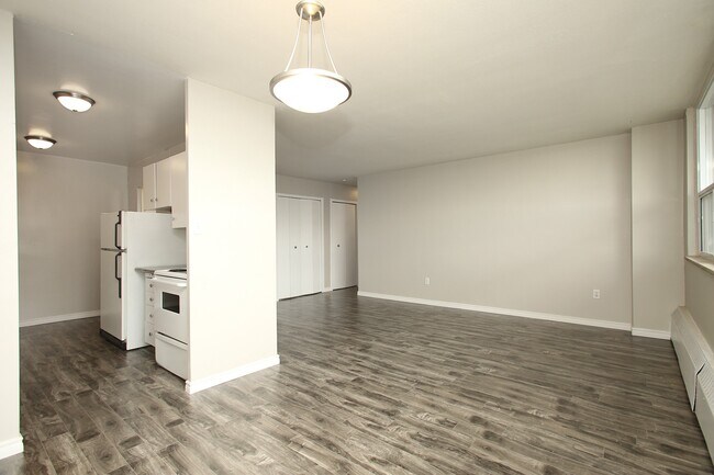 Building Photo - 1265 Pentland St