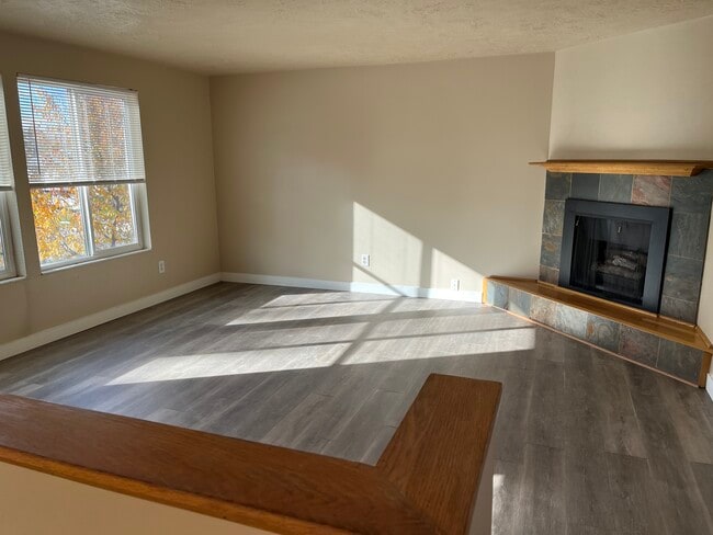 Building Photo - 2333 Cliff Swallow Dr