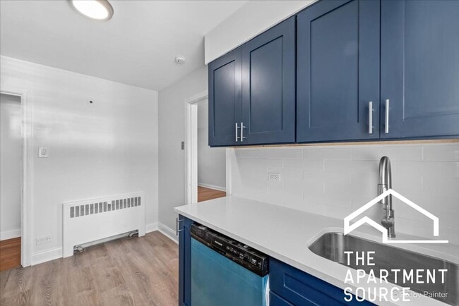 Photo - 2729 W Berwyn Ave Apartment