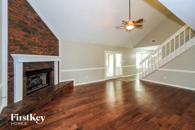 Foto del edificio - 8519 Spruce Tree Cove