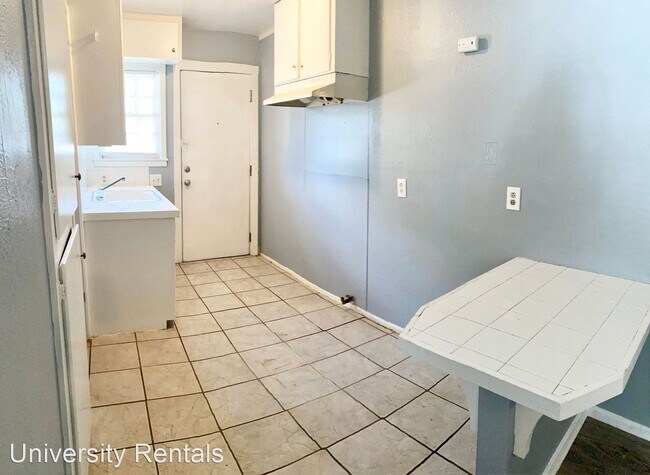 Building Photo - 2115 27th St