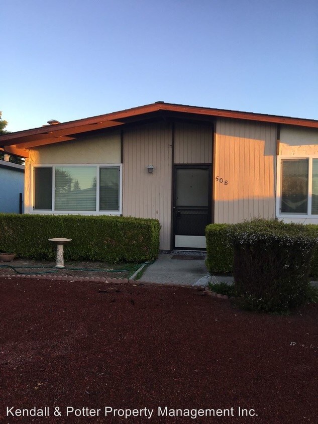 Foto principal - 508 Cedar Dr