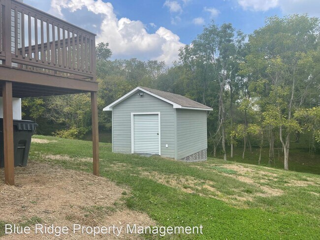 Building Photo - 2 br, 1 bath House - 307 Highland Street