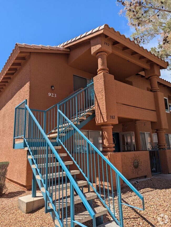 Building Photo - 923 Mesquite Springs Dr