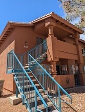 Building Photo - 923 Mesquite Springs Dr