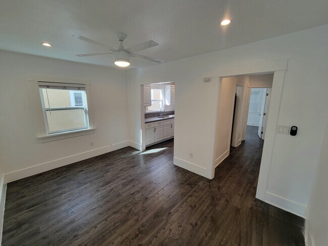 Building Photo - 5343 Monroe St