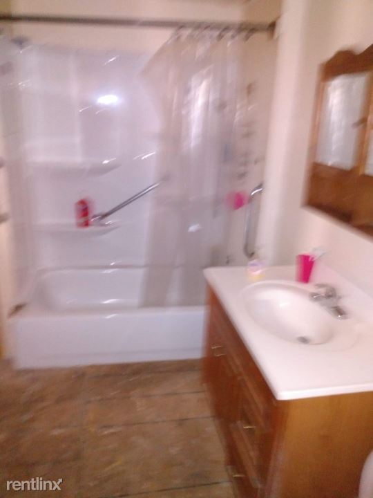 Building Photo - 4 br, 1 bath House - 303 Barr St.
