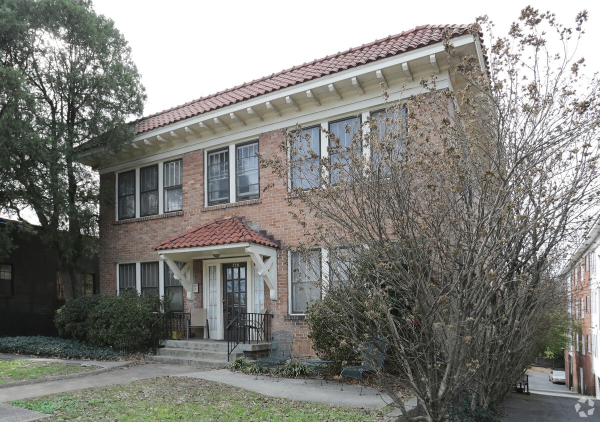 Building Photo - 738 Monroe Dr