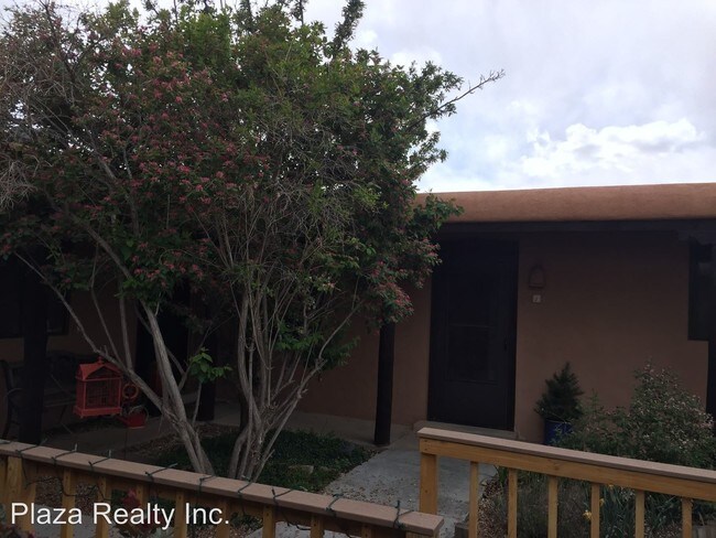 Building Photo - 2 br, 1 bath House - 2376 Camino Capitan #1