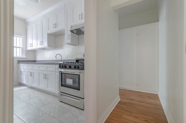 Foto del edificio - 410 N Coronado St