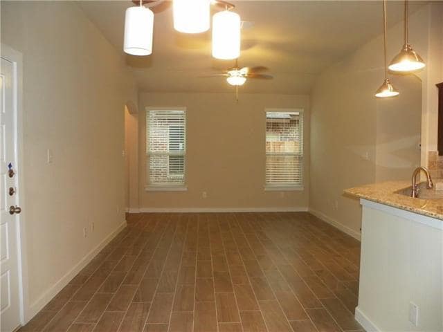 Building Photo - 1009 Skyview Ct