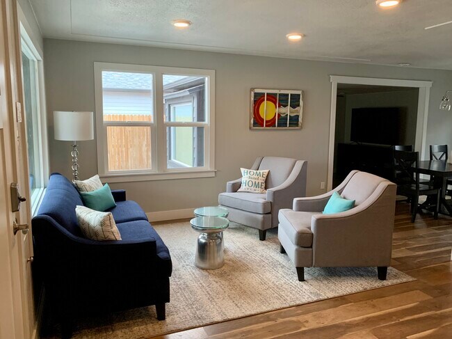 Foto del edificio - 2461 Otis St