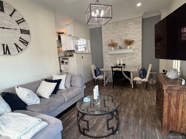 Foto del edificio - 326 E Walnut St