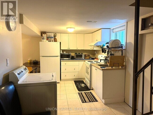 Building Photo - 64 Delwood Dr