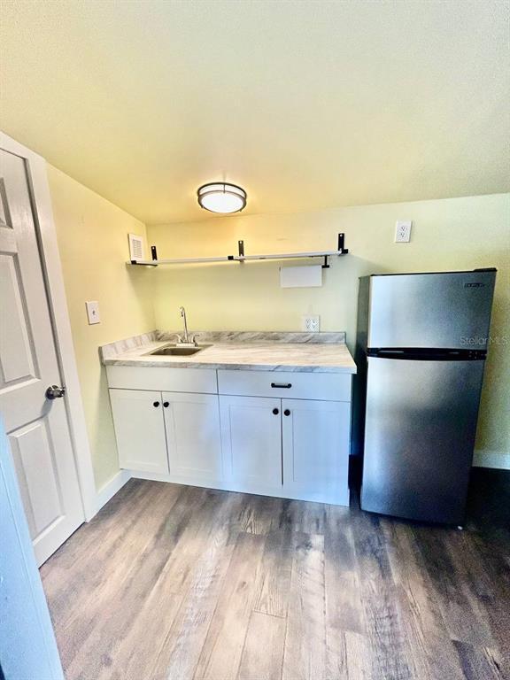 Foto del edificio - 1216 E Chelsea St