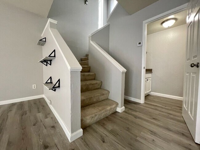 Foto del edificio - 3430 San Pablo Dam Rd