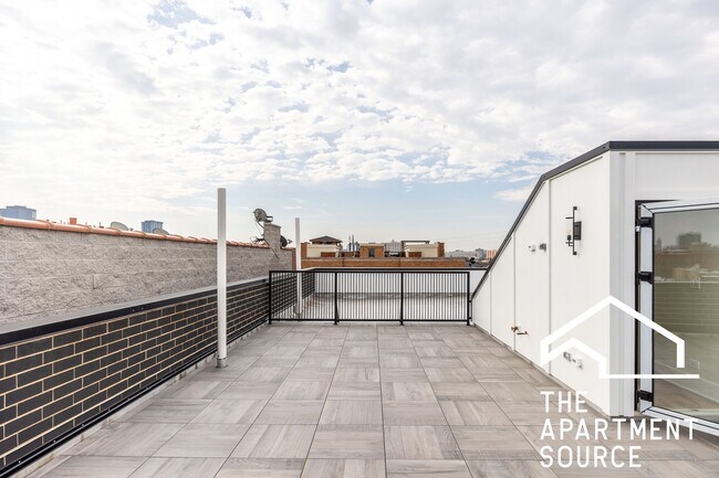 Foto del edificio - 1620 W Grand Ave