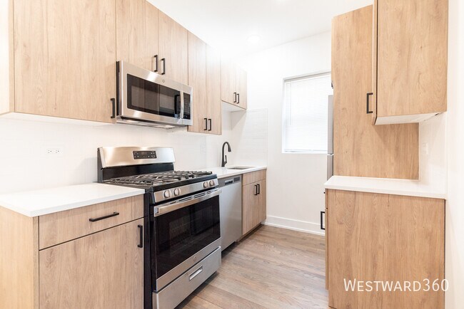 Foto del edificio - 6211 N Glenwood-1