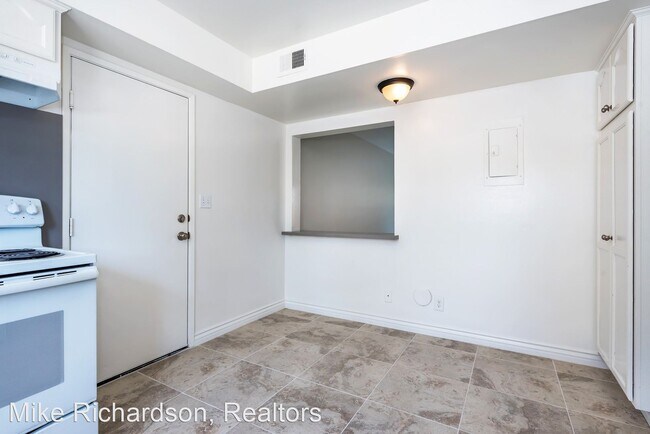Building Photo - 749 Casiano Dr