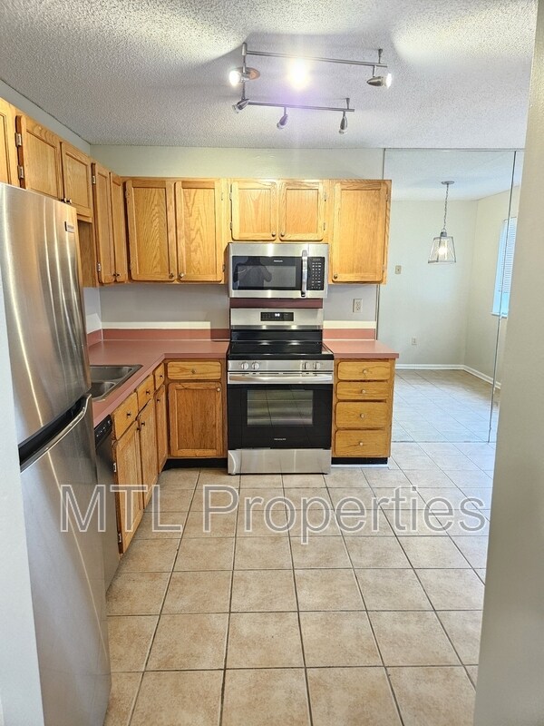 Foto del edificio - 1636 Hunters Trail