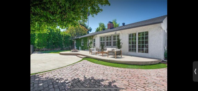 Foto del edificio - 4922 Hayvenhurst Ave