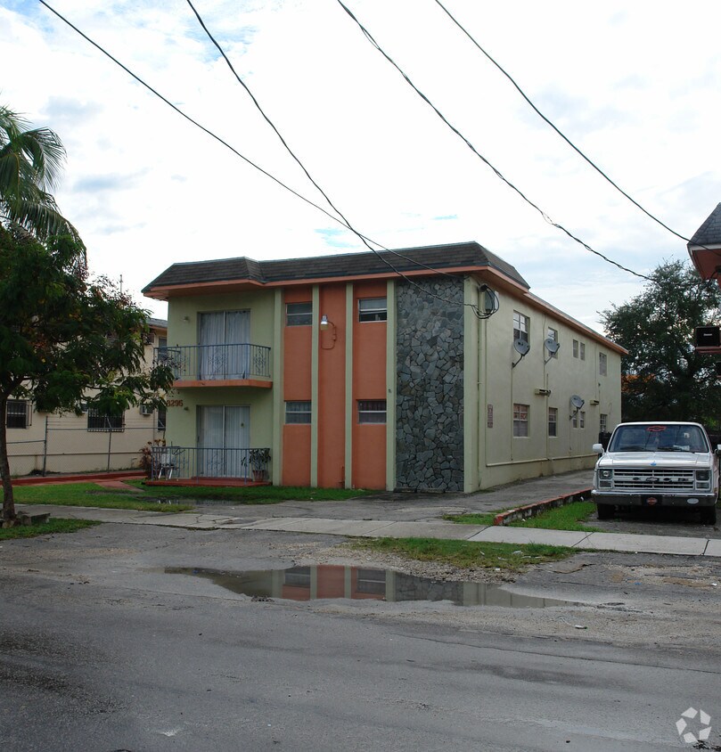 Primary Photo - 8295 NE Miami Ct