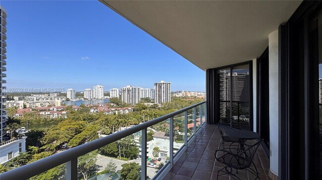 Building Photo - 4000 Island Blvd