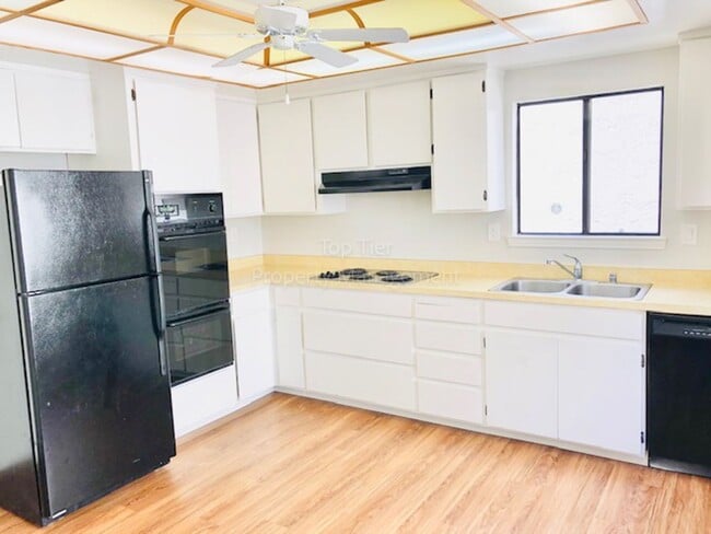Building Photo - Very nice 2 Bd/2 Ba, 1500 sf Walnut Creek ...