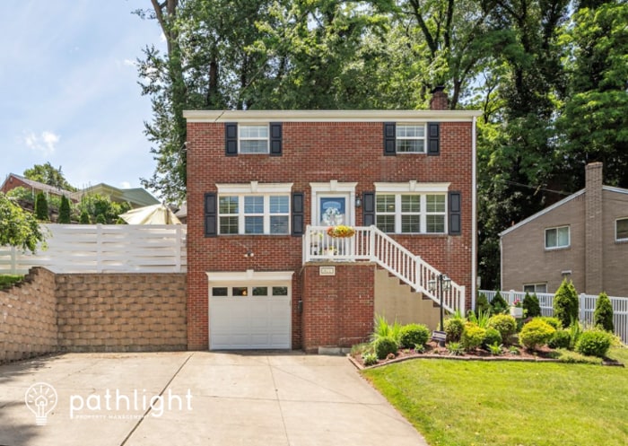 Primary Photo - 811 Parkside Avenue, Pittsburgh, PA, 15228