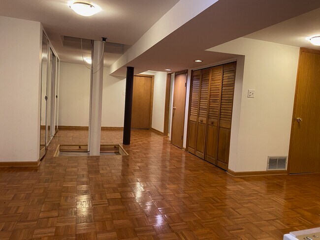 Foto del edificio - 3427 S Emerald Ave