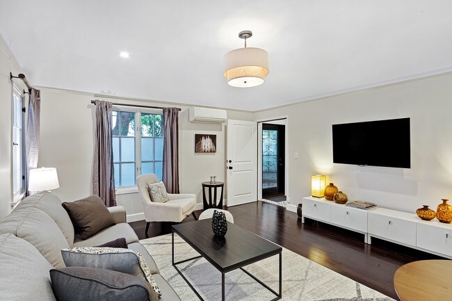 Living Room - 1118 Poinsettia Dr