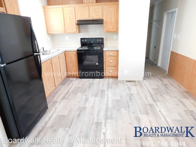 Building Photo - 3114 S 200 E